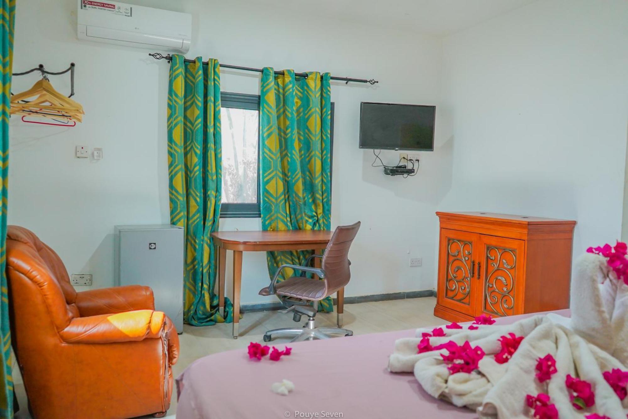 Mgm Apartments Gambia Кололі Екстер'єр фото